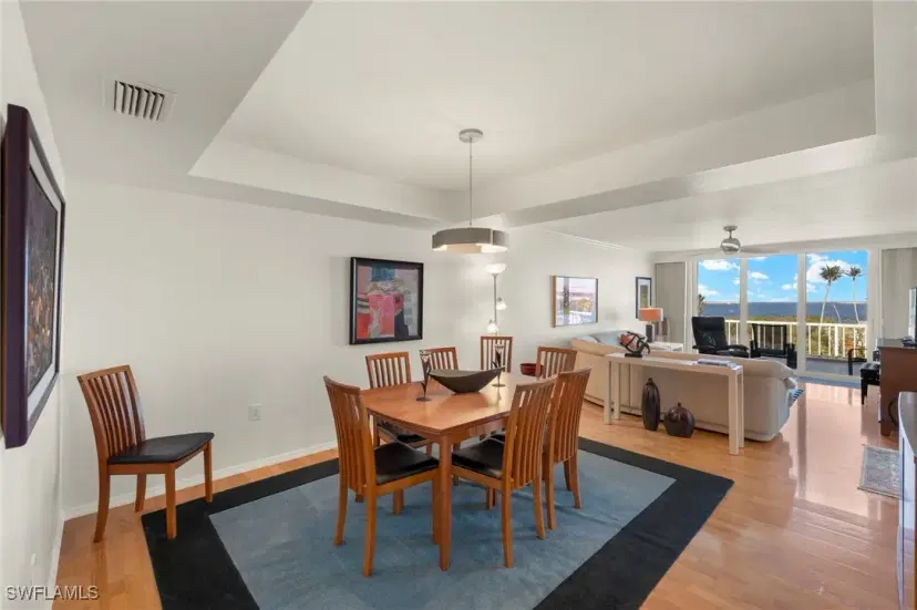 Picture of 200 Periwinkle Way 315, Sanibel FL 33957