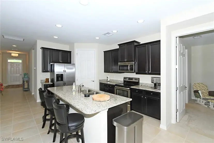 Picture of 4147 Dutchess Park Rd, Fort Myers FL 33916