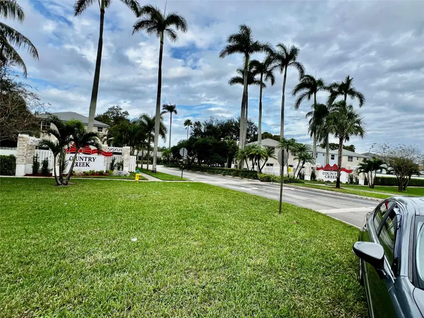 Picture of 4331 SW 72Nd Ter, Davie FL 33314