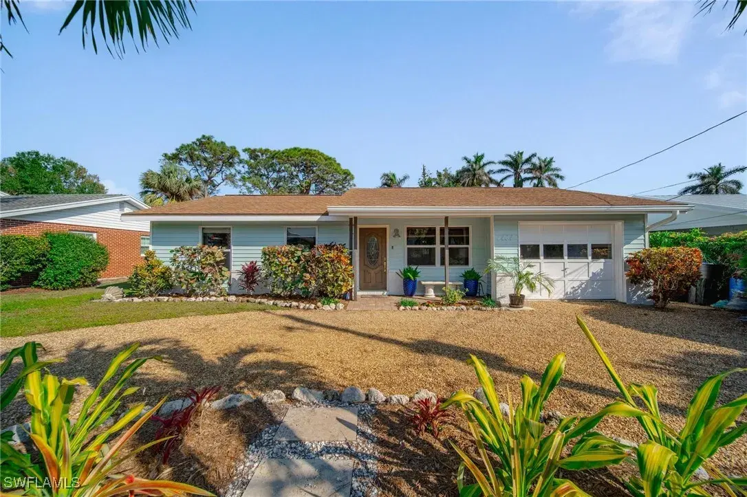 Picture of 2484 10Th St N, Naples, FL 34103