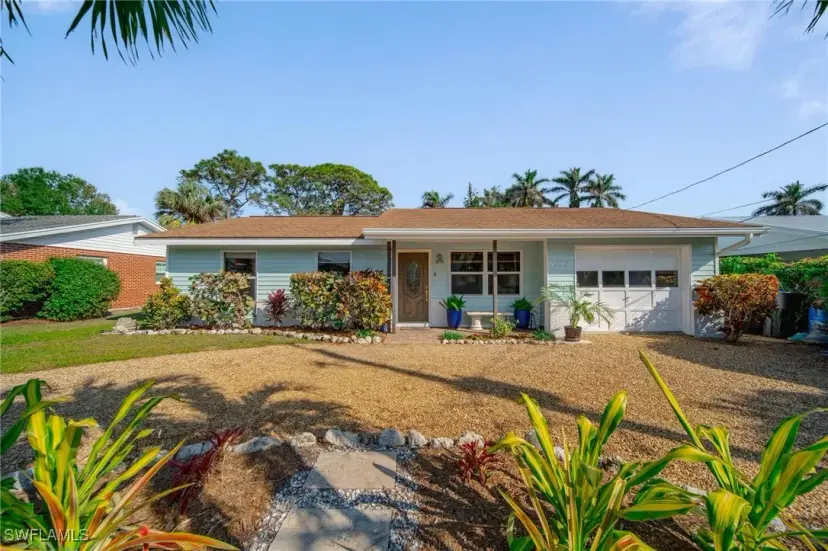 Picture of 2484 10Th St N, Naples FL 34103