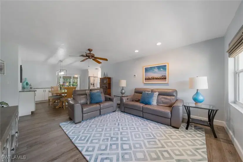 Picture of 2484 10Th St N, Naples FL 34103