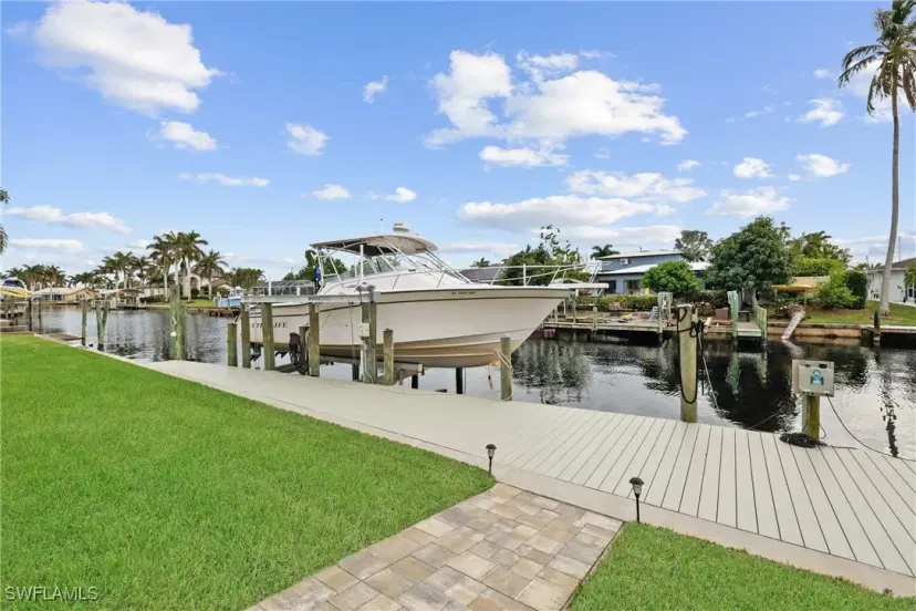 Picture of 1938 SE 36Th Ter, Cape Coral FL 33904