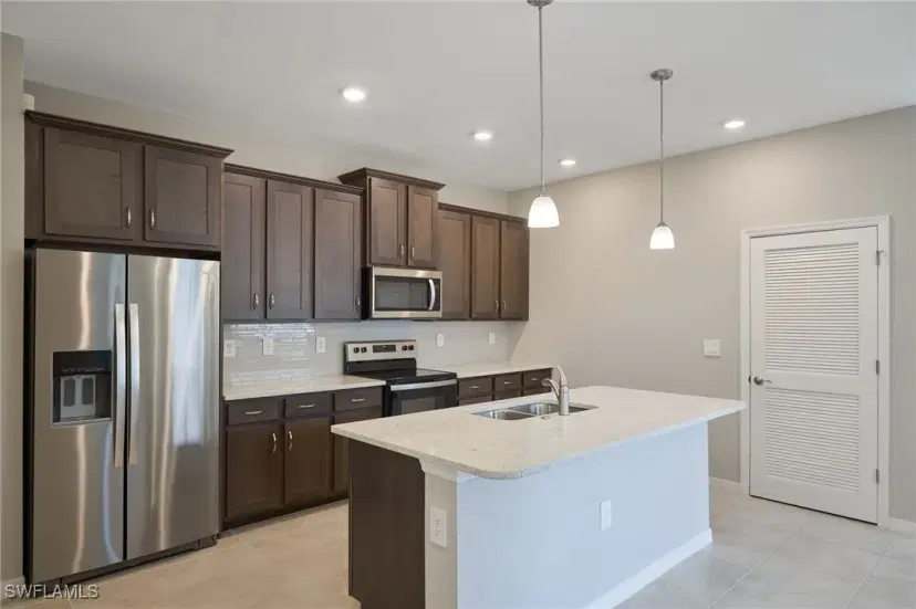 Picture of 1149 S Town And River Dr, Fort Myers FL 33919