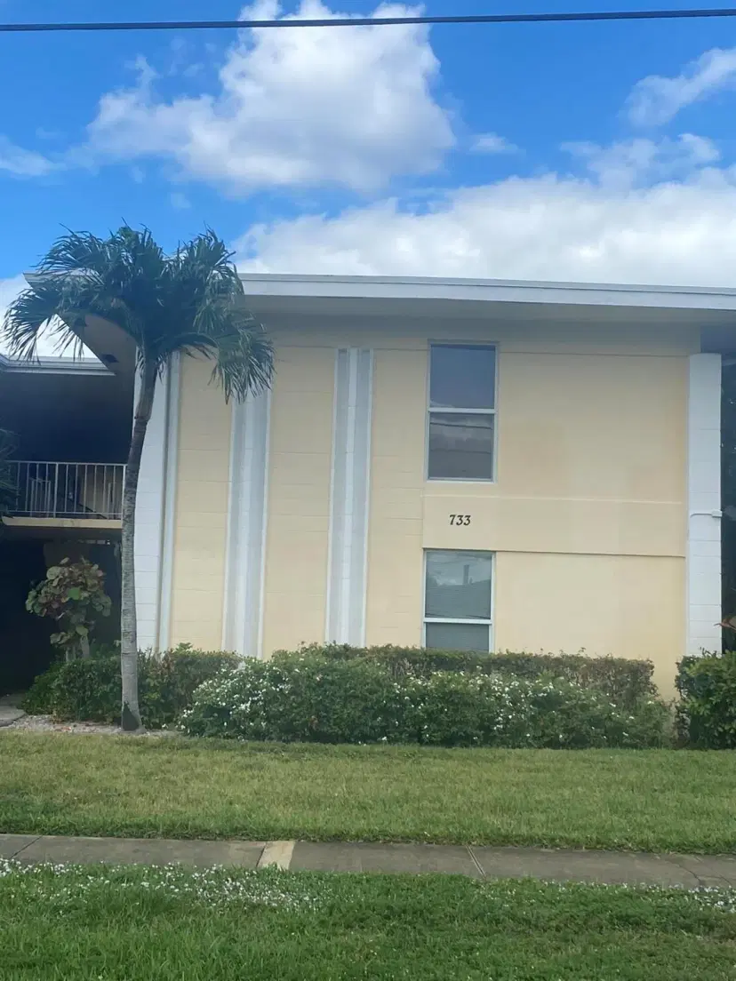 Picture of 733 Hummingbird Way 5, North Palm Beach FL 33408