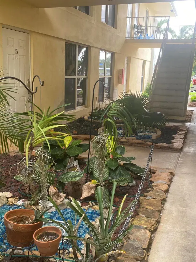 Picture of 733 Hummingbird Way 5, North Palm Beach FL 33408
