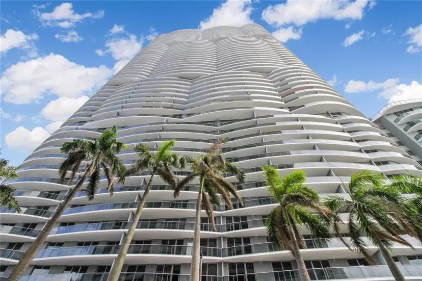 Picture of 488 NE 18Th St 2010, Miami FL 33132
