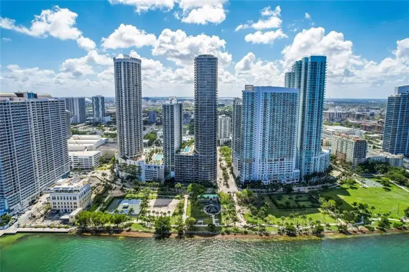 Picture of 488 NE 18Th St 2010, Miami FL 33132