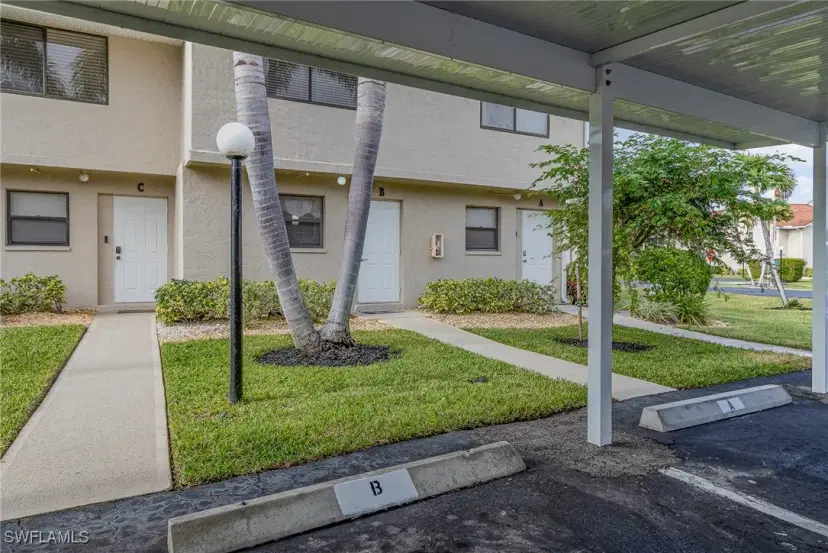 Picture of 9619 Eaton Gardens Ln 2, Fort Myers FL 33919
