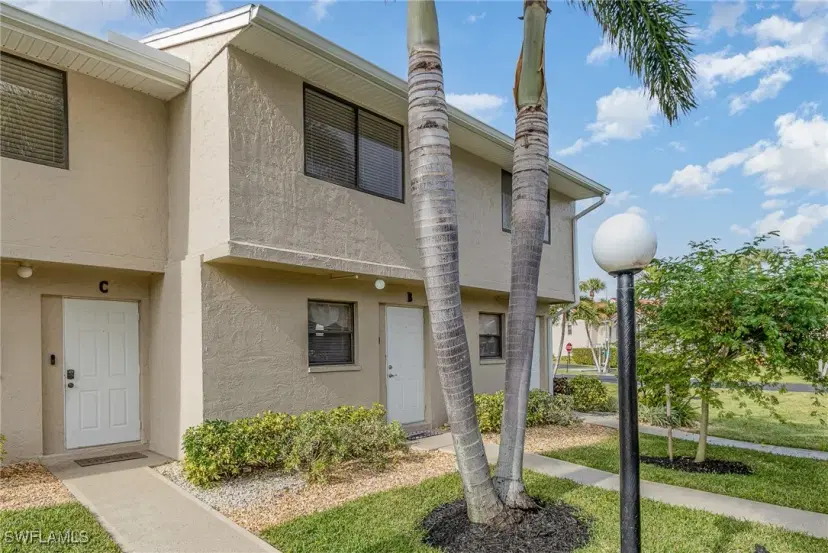 Picture of 9619 Eaton Gardens Ln 2, Fort Myers FL 33919