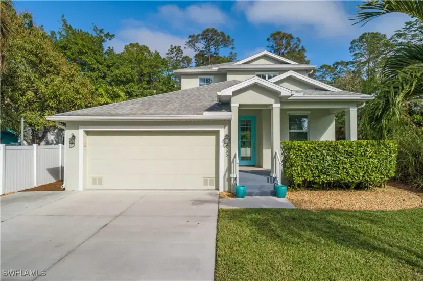 Picture of 2955 Pine Tree Dr, Naples FL 34112