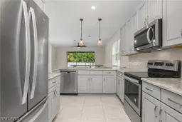 Picture of 2955 Pine Tree Dr, Naples, FL 34112