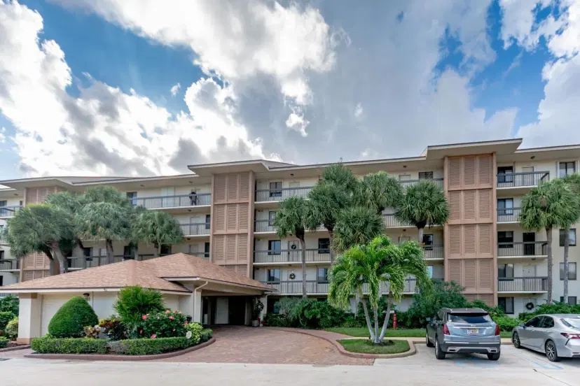 Picture of 1901 Marina Isle Way 405, Jupiter FL 33477