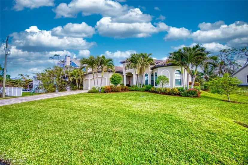 Picture of 15271 Tahitian Dr, Fort Myers FL 33908