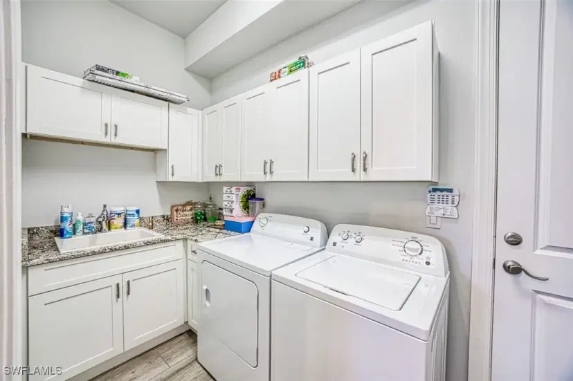 Picture of 15271 Tahitian Dr, Fort Myers FL 33908