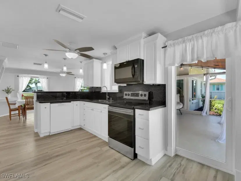 Picture of 4603 SE 1St Ave, Cape Coral FL 33904