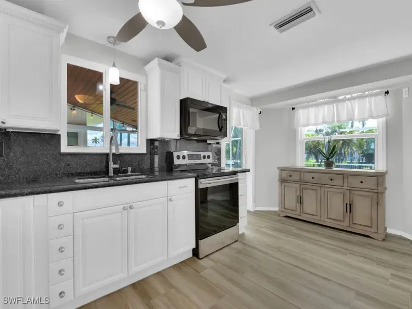 Picture of 4603 SE 1St Ave, Cape Coral FL 33904