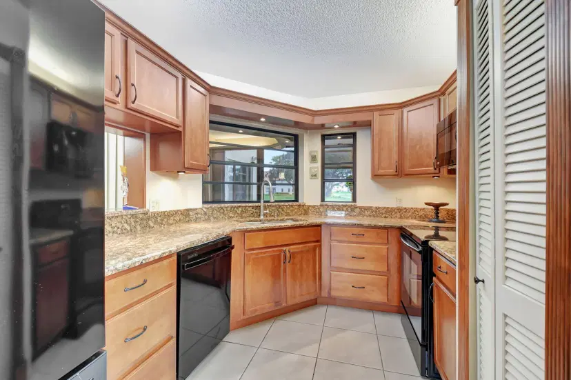 Picture of 6025 Parkwalk Drive, Boynton Beach FL 33472