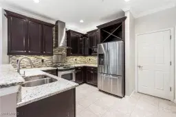 Picture of 15320 Summit Place Cir, Naples, FL 34119