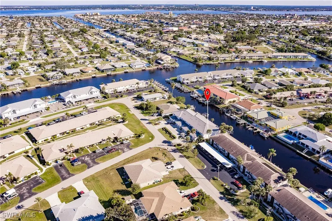 Picture of 1102 SE 39Th Ter 108, Cape Coral, FL 33904