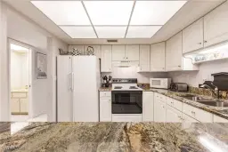 Picture of 1102 SE 39Th Ter 108, Cape Coral, FL 33904