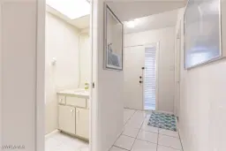 Picture of 1102 SE 39Th Ter 108, Cape Coral, FL 33904