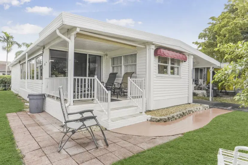 Picture of 5670 SW Cypress Dr, Fort Lauderdale FL 33312