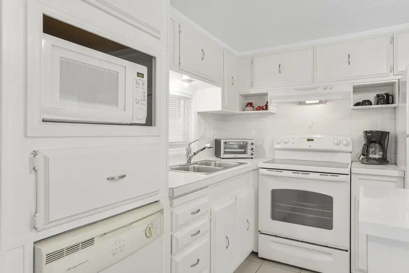 Picture of 5670 SW Cypress Dr, Fort Lauderdale FL 33312
