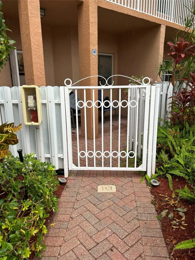 Picture of 7725 Yardley Dr 113, Fort Lauderdale FL 33321