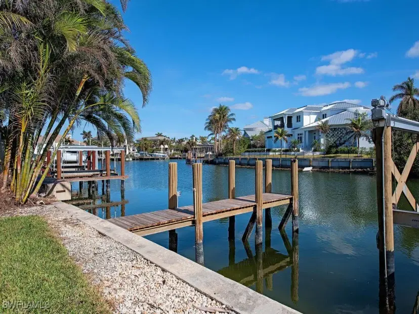 Picture of 2082 Gulf Shore Blvd N 111, Naples FL 34102