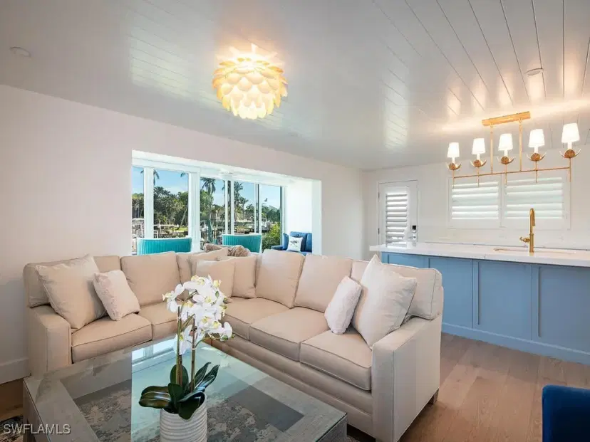 Picture of 2082 Gulf Shore Blvd N 111, Naples FL 34102