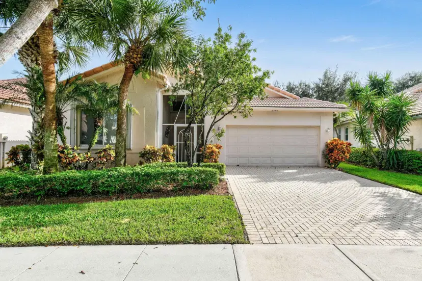 Picture of 9066 Bay Harbour Circle, West Palm Beach FL 33411