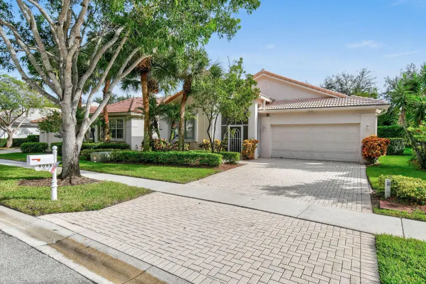 Picture of 9066 Bay Harbour Circle, West Palm Beach FL 33411
