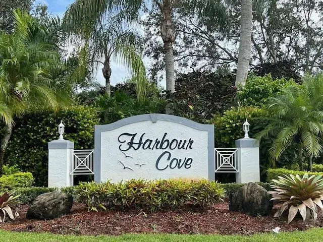 Picture of 9066 Bay Harbour Circle, West Palm Beach FL 33411