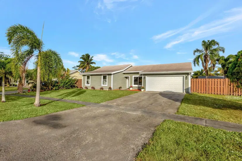 Picture of 5588 Barnstead Circle, Lake Worth FL 33463