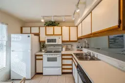 Picture of 1325 Mainsail Dr 1213, Naples, FL 34114
