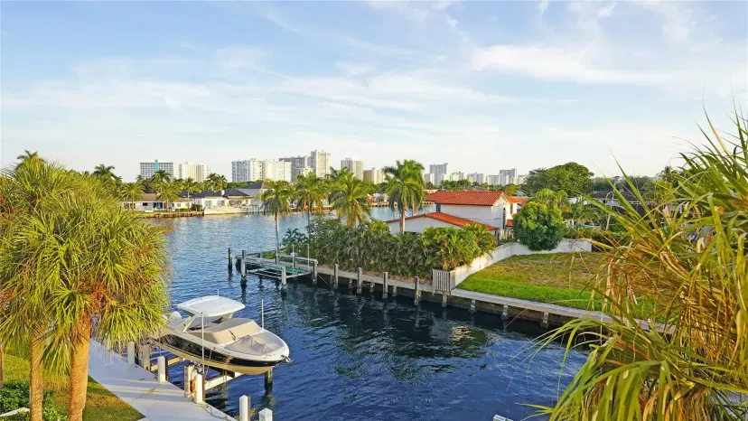 Picture of 3100 NE 47Th Ct 305, Fort Lauderdale FL 33308