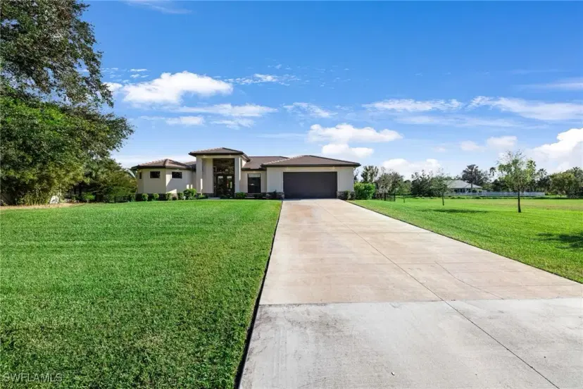 Picture of 16630 Willow Point Ct, Alva FL 33920