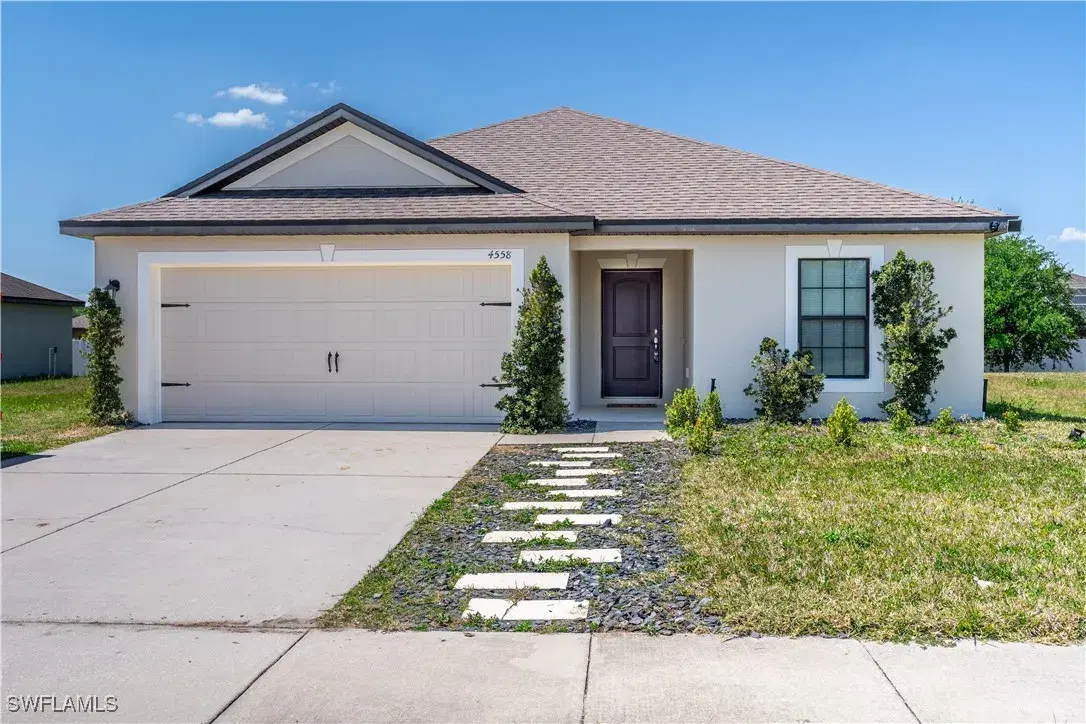 Picture of 4558 Barbuda Dr, Tavares, FL 32778