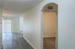 Picture of 4558 Barbuda Dr, Tavares, FL 32778
