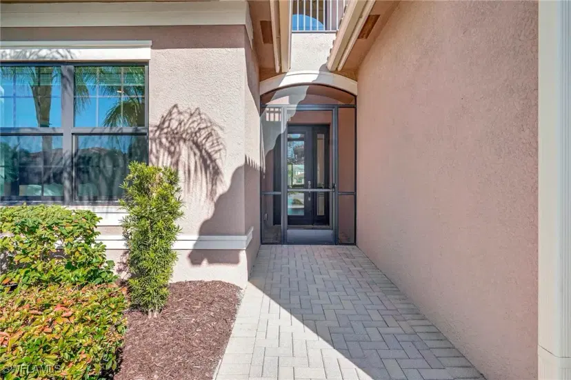 Picture of 10064 Chesapeake Bay Dr, Fort Myers FL 33913