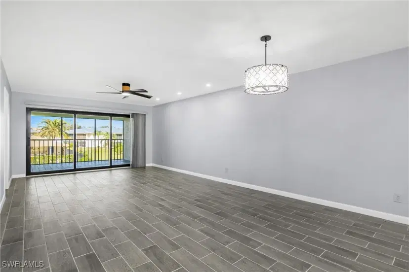 Picture of 131 Cypress Way E H, Naples FL 34110