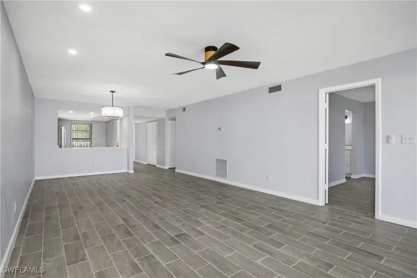 Picture of 131 Cypress Way E H, Naples FL 34110