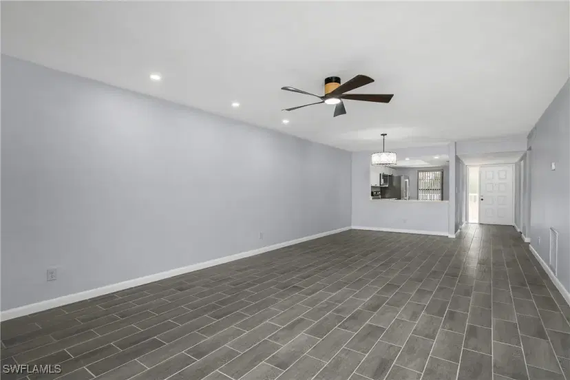 Picture of 131 Cypress Way E H, Naples FL 34110