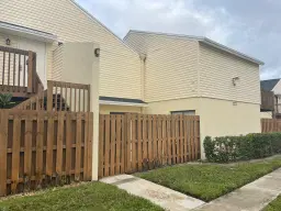 Picture of 633 Executive Center Drive L-101, West Palm Beach, FL 33401