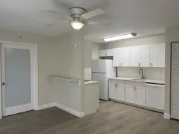 Picture of 633 Executive Center Drive L-101, West Palm Beach, FL 33401