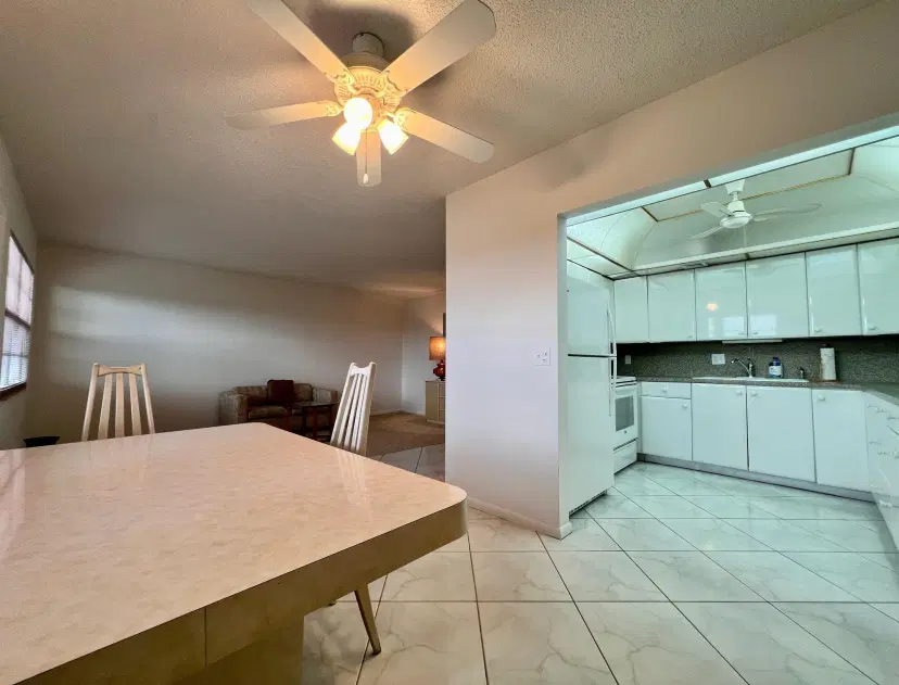 Picture of 461 Wellington J, West Palm Beach FL 33417