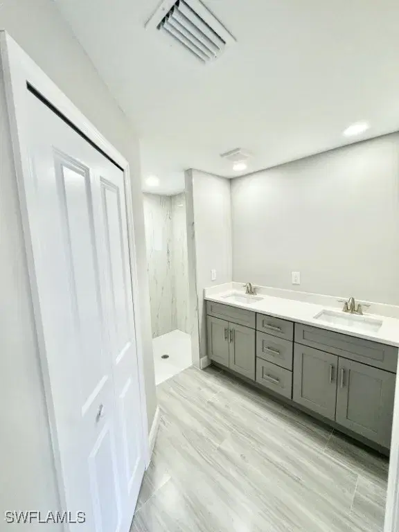 Picture of 4116 2Nd St Sw, Lehigh Acres FL 33976