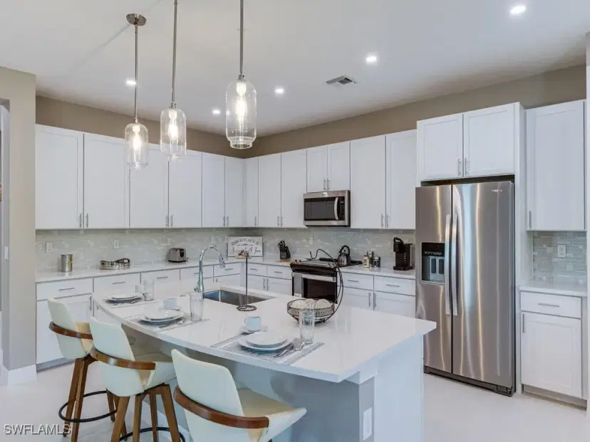 Picture of 202 Indies Dr E 201, Naples FL 34114