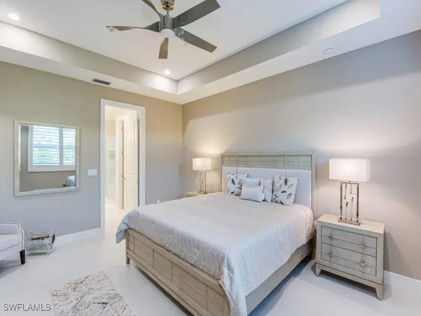 Picture of 202 Indies Dr E 201, Naples FL 34114